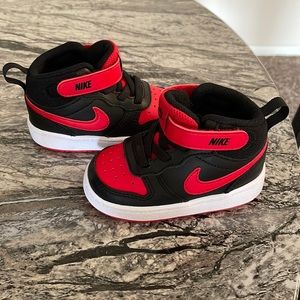 Childrens nike size 5C